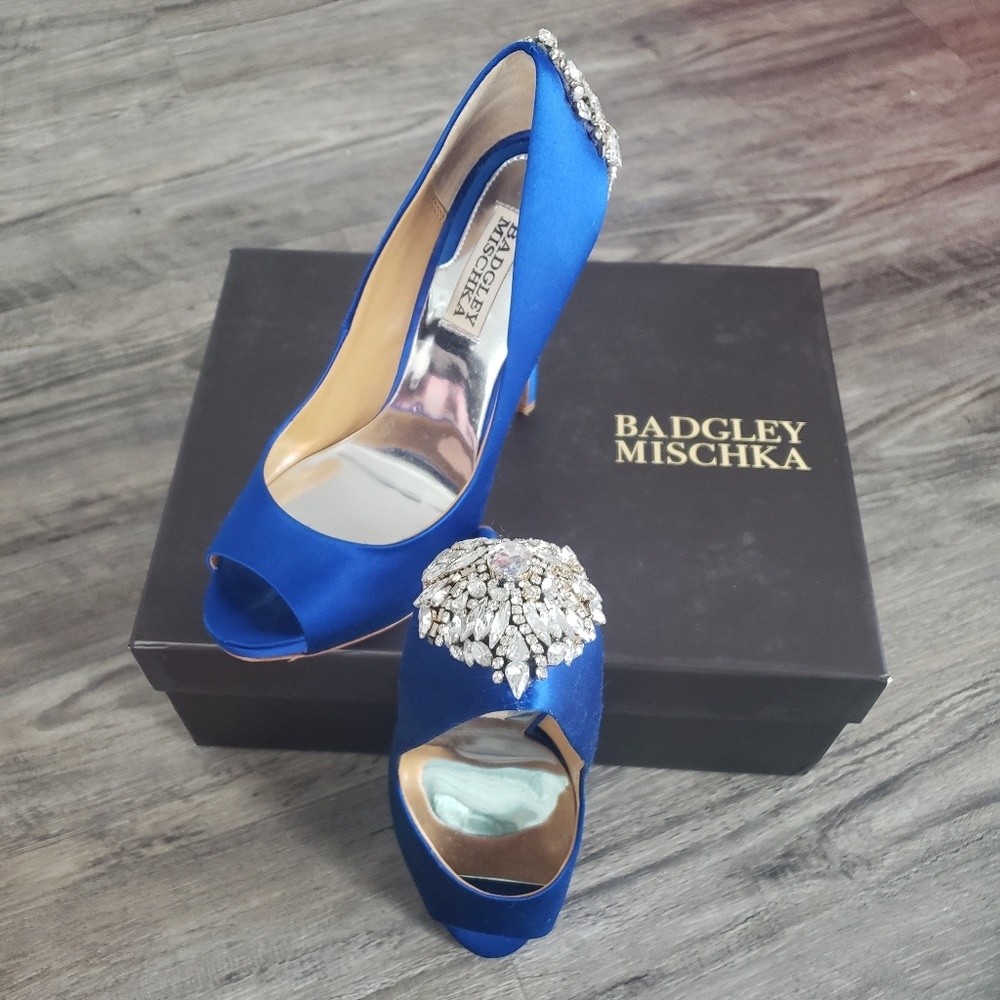 Badgley mischka Blue peep toe pumps